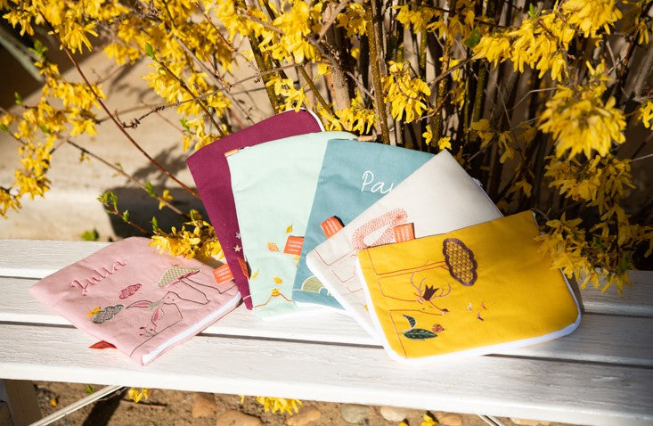 idee protege carnet de sante bebe, protege carnet de sante personnalise, theme daim, couleur jaune, tissus 100% coton oeko tex, cadeau de naissance personnalisé, cadeau de naissance original, design français, marque française, l'oiseau bateau, cadeau de noël bébé, cadeau de noël personnalisé