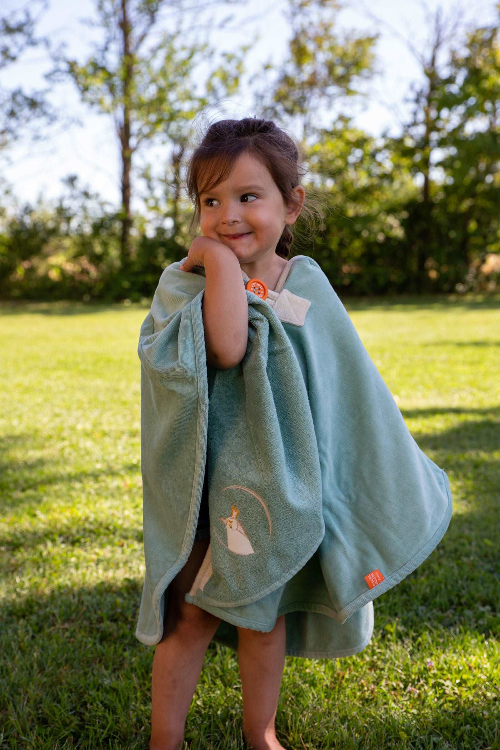 cape de bain, cape de bain personnalisée, cape de bain bébé, cape de bain enfant, poncho de bain, poncho de bain personnalisé, poncho de bain bébé, poncho de bain enfant, carré de bain, carré de bain bébé, cadeau de naissance, cadeau de naissance personnalisé, cadeau de noël, cadeau de noël personnalisé, sortie de bain enfant, sortie de bain bébé, sortie de bain personnalisée