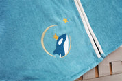 cape de bain, cape de bain personnalisée, cape de bain bébé, cape de bain enfant, poncho de bain, poncho de bain personnalisé, poncho de bain bébé, poncho de bain enfant, carré de bain, carré de bain bébé, cadeau de naissance, cadeau de naissance personnalisé, cadeau de noël, cadeau de noël personnalisé, sortie de bain enfant, sortie de bain bébé, sortie de bain personnalisée