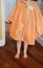 cape de bain, cape de bain personnalisée, cape de bain bébé, cape de bain enfant, poncho de bain, poncho de bain personnalisé, poncho de bain bébé, poncho de bain enfant, carré de bain, carré de bain bébé, cadeau de naissance, cadeau de naissance personnalisé, cadeau de noël, cadeau de noël personnalisé, sortie de bain enfant, sortie de bain bébé, sortie de bain personnalisée