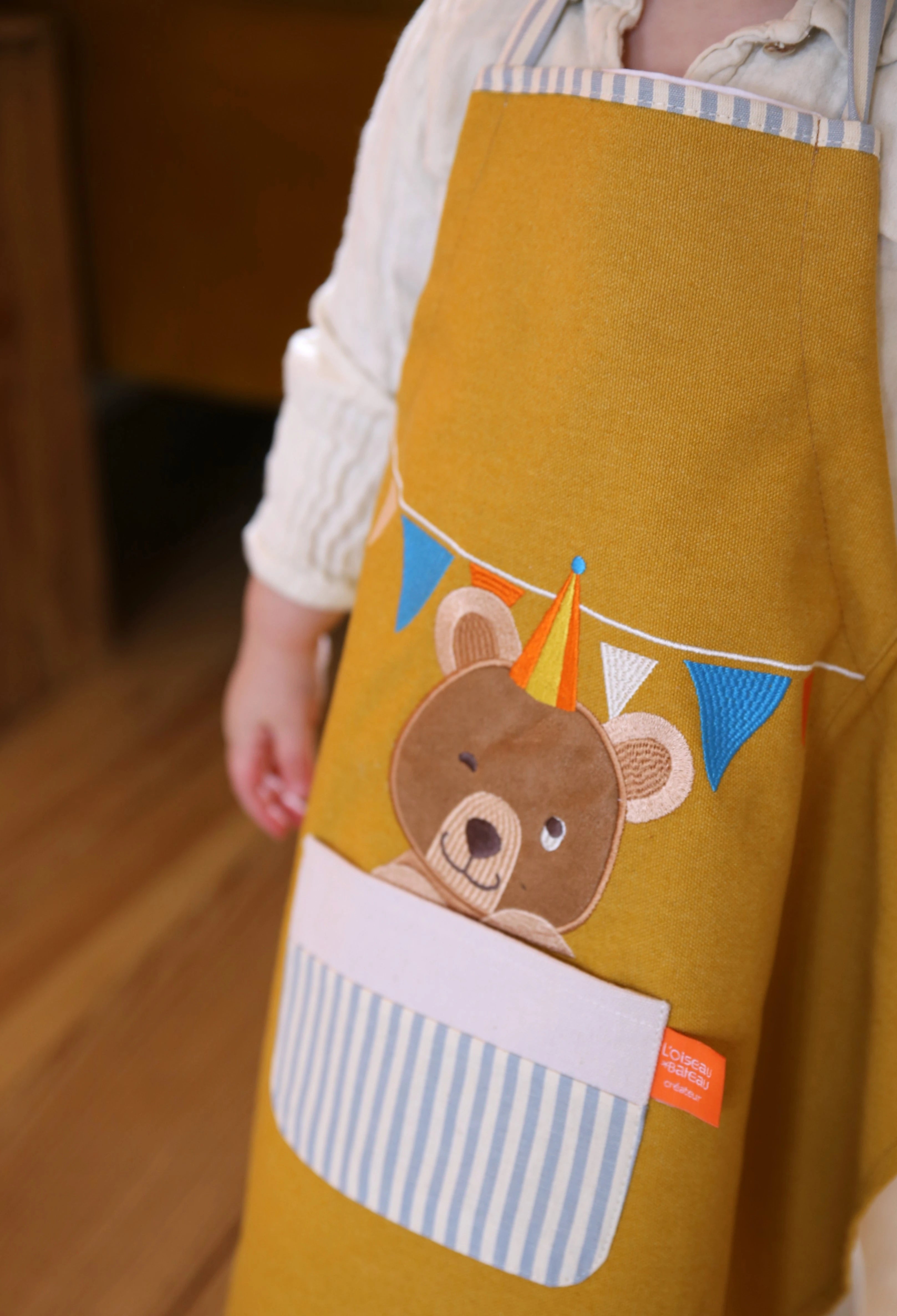 tablier cuisine personnalisé enfant, tablier enfant, tablier de cuisine, tablier personnalisé, tablier de cuisine enfant, tablier de cuisine enfant brodé, tablier fabrication française, tablier de cuisine brodé, tablier cuisine enfant ours, l'oiseau bateau