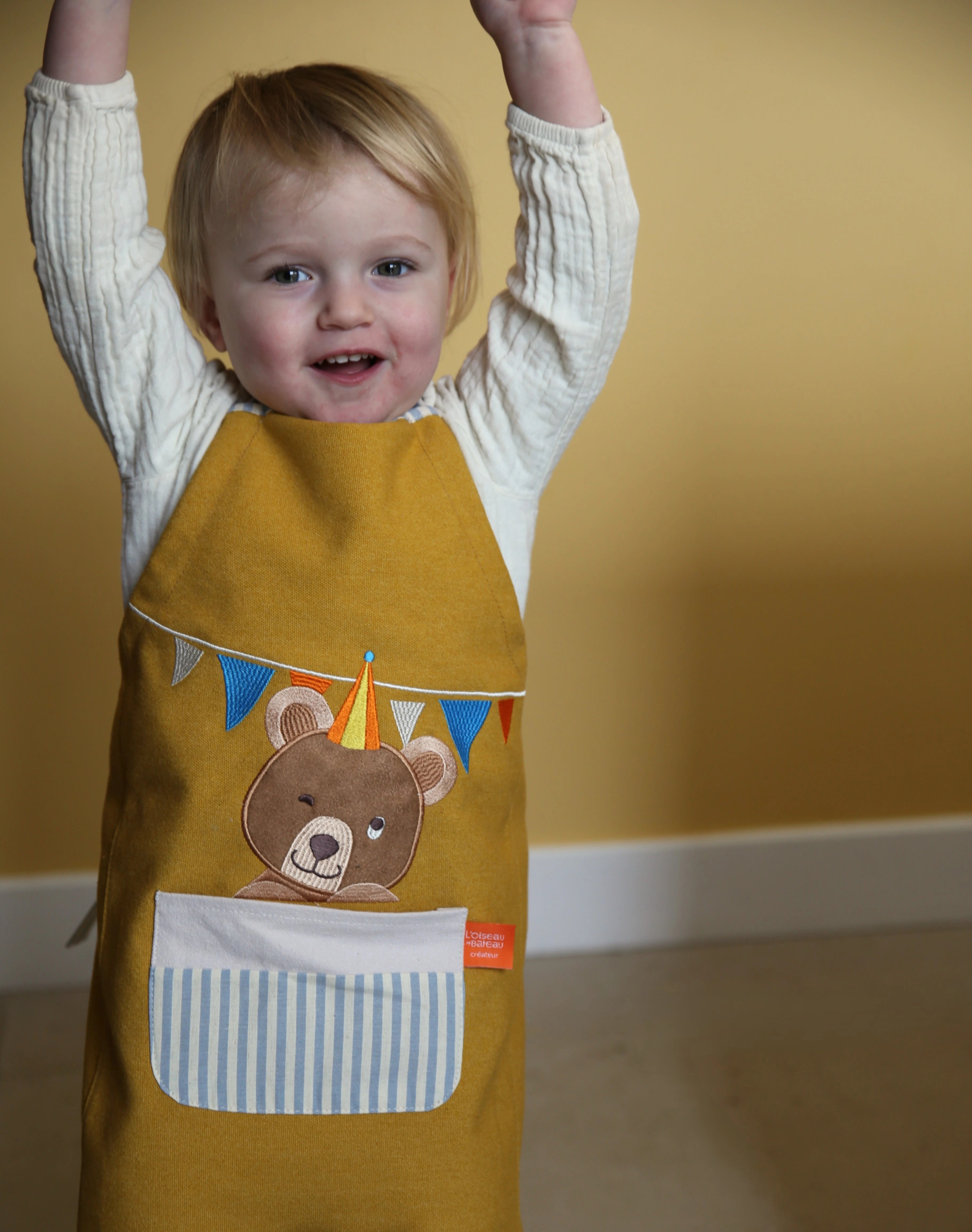 tablier cuisine personnalisé enfant, tablier enfant, tablier de cuisine, tablier personnalisé, tablier de cuisine enfant, tablier de cuisine enfant brodé, tablier fabrication française, tablier de cuisine brodé, tablier cuisine enfant ours, l'oiseau bateau