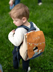 Sac à dos personnalisé, sac à dos bébé, sac à dos bébé personnalisé, sac à dos enfant, sac à dos enfant personnalisé, sac à dos brodé, sac à dos prénom brodé, sac à dos, sac à dos crèche, sac à dos maternelle, sac à dos naissance, cadeau de naissance, cadeau de naissance personnalisé, cadeau de naissance unique, cadeau de naissance original, sac bébé, sac enfant, sac personnalisé bébé, sac personnalisé enfant, sac à dos garçon, sac à dos bébé garçon, sac à dos bleu, sac à dos chien, Cadeau de noël bébé