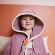cape de bain, cape de bain personnalisée, cape de bain bébé, cape de bain enfant, poncho de bain, poncho de bain personnalisé, poncho de bain bébé, poncho de bain enfant, carré de bain, carré de bain bébé, cadeau de naissance, cadeau de naissance personnalisé, cadeau de noël, cadeau de noël personnalisé, sortie de bain enfant, sortie de bain bébé, sortie de bain personnalisée