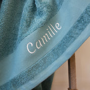 serviette enfant, serviette enfant personnalisee, serviette bebe, serviette bebe personnalise, cadeau de naissance, serviette personnalise, serviette 70 x 140, serviette 50 x 100, 100% coton oeko-tex, serviette absorbante enfant, design français, creation française, marque française, l'oiseau bateau, bleu, orque