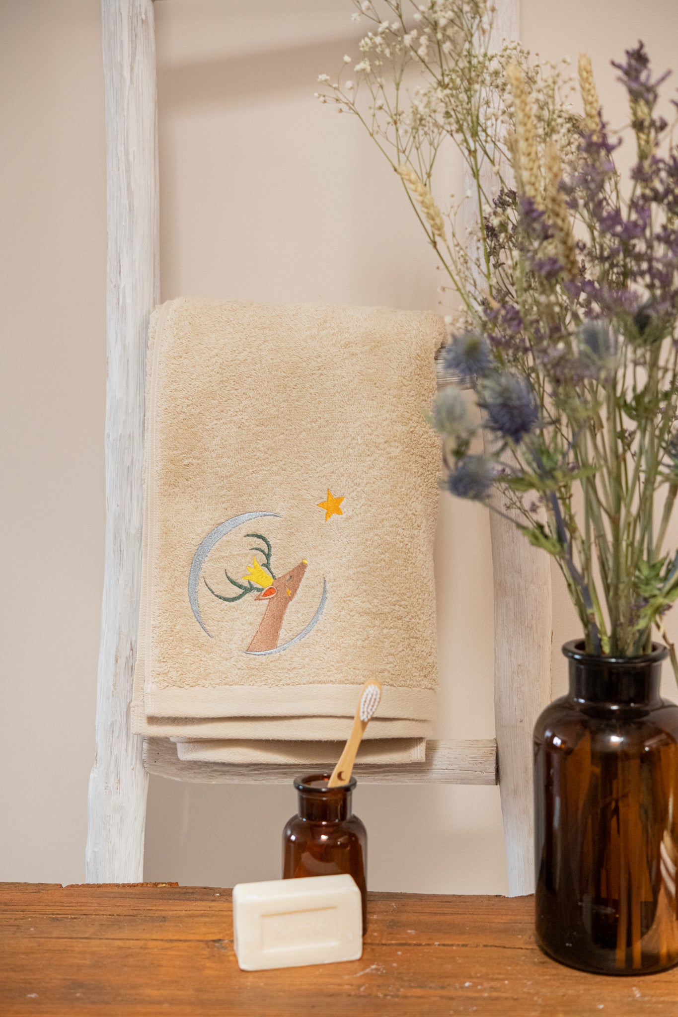 serviette enfant, serviette enfant personnalisee, serviette bebe, serviette bebe personnalise, cadeau de naissance, serviette personnalise, serviette 70 x 140, serviette 50 x 100, 100% coton oeko-tex, serviette absorbante enfant, design français, creation française, marque française, l'oiseau bateau, lin, daim