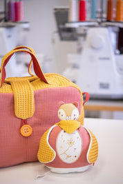 idee sac a langer bebe, sac a langer pratique, sac a langer gaze de coton, couleur brique, coton 100% oeko-tex, creation française, design français, marque française, l’oiseau bateau.