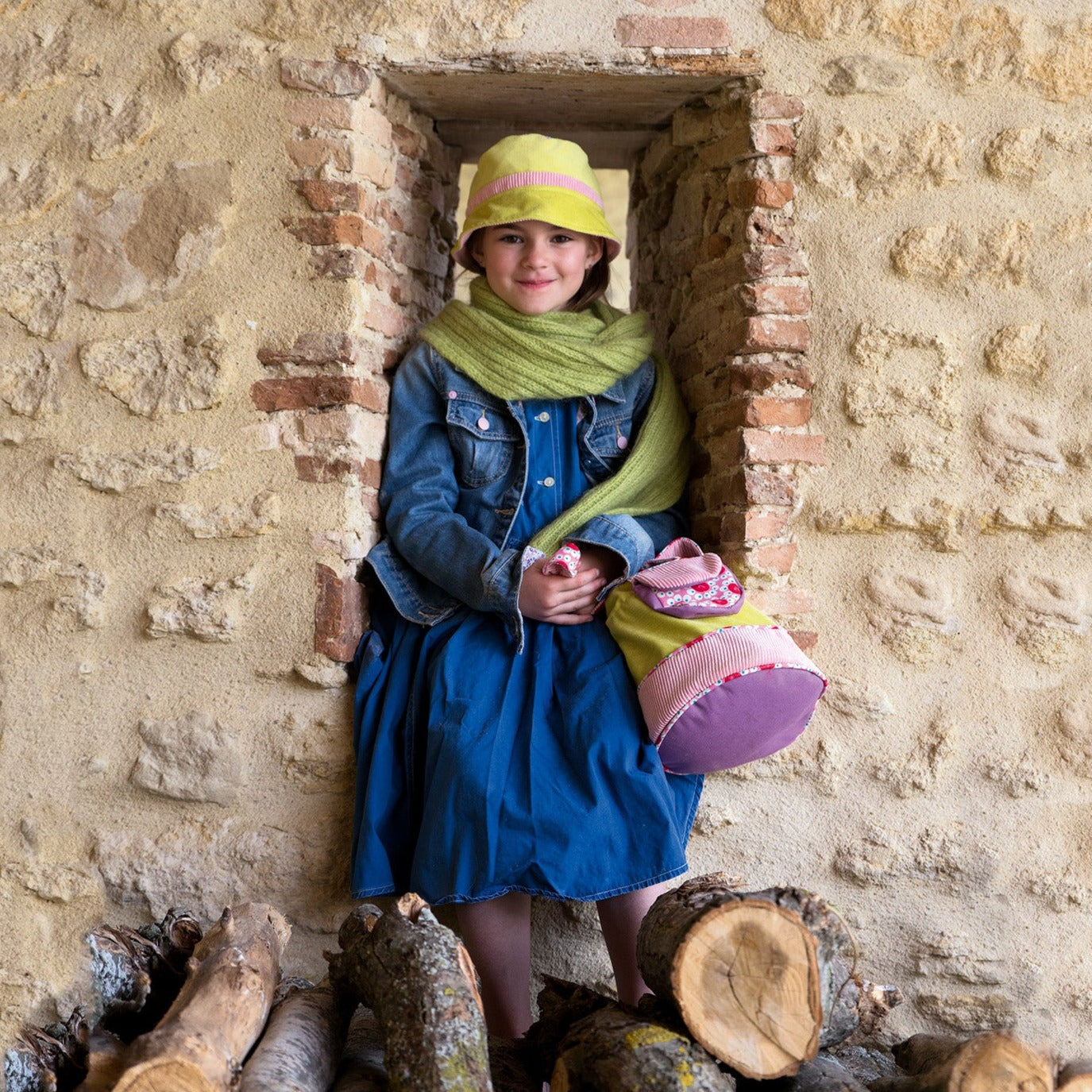 idee chapeau enfant, bob enfant, bob bebe, chapeau bebe, chapeau colore enfant, tissu velours, chapeau hiver enfant, bob hiver enfant, design français, marque française, creation française, accessoire enfant, chapeau hiver enfant, chapeau hiver bebe