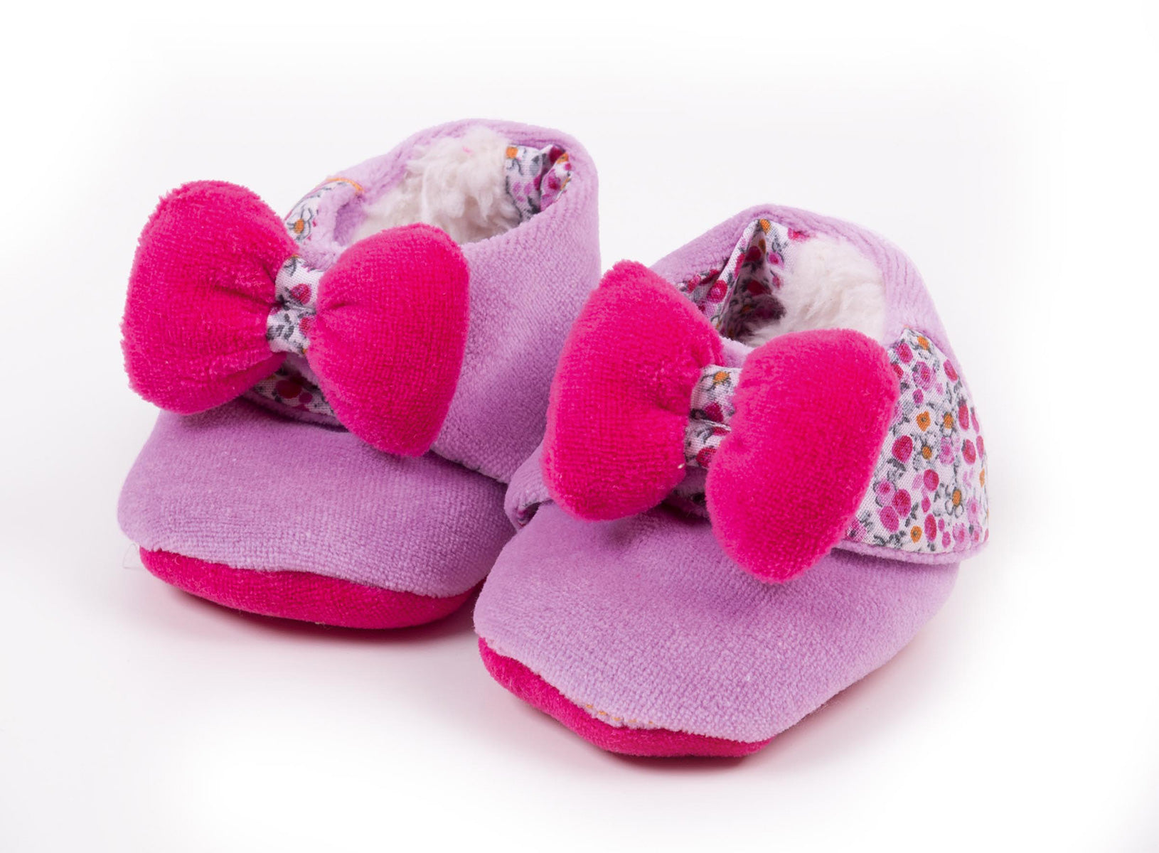 chausson bebe, chausson de naissance, chaussons velours bebe, chaussons bebe colores, chaussons chauds bebe, chaussons rembourres bebe, design français, creation française, marque française