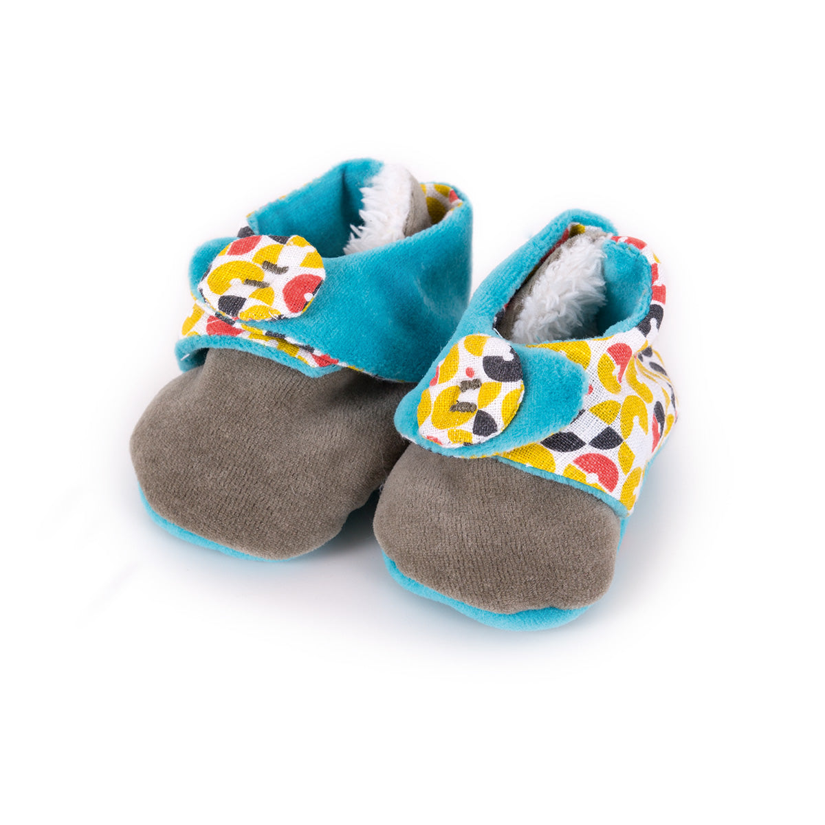 chausson bebe, chausson de naissance, chaussons velours bebe, chaussons bebe colores, chaussons chauds bebe, chaussons rembourres bebe, design français, creation française, marque française