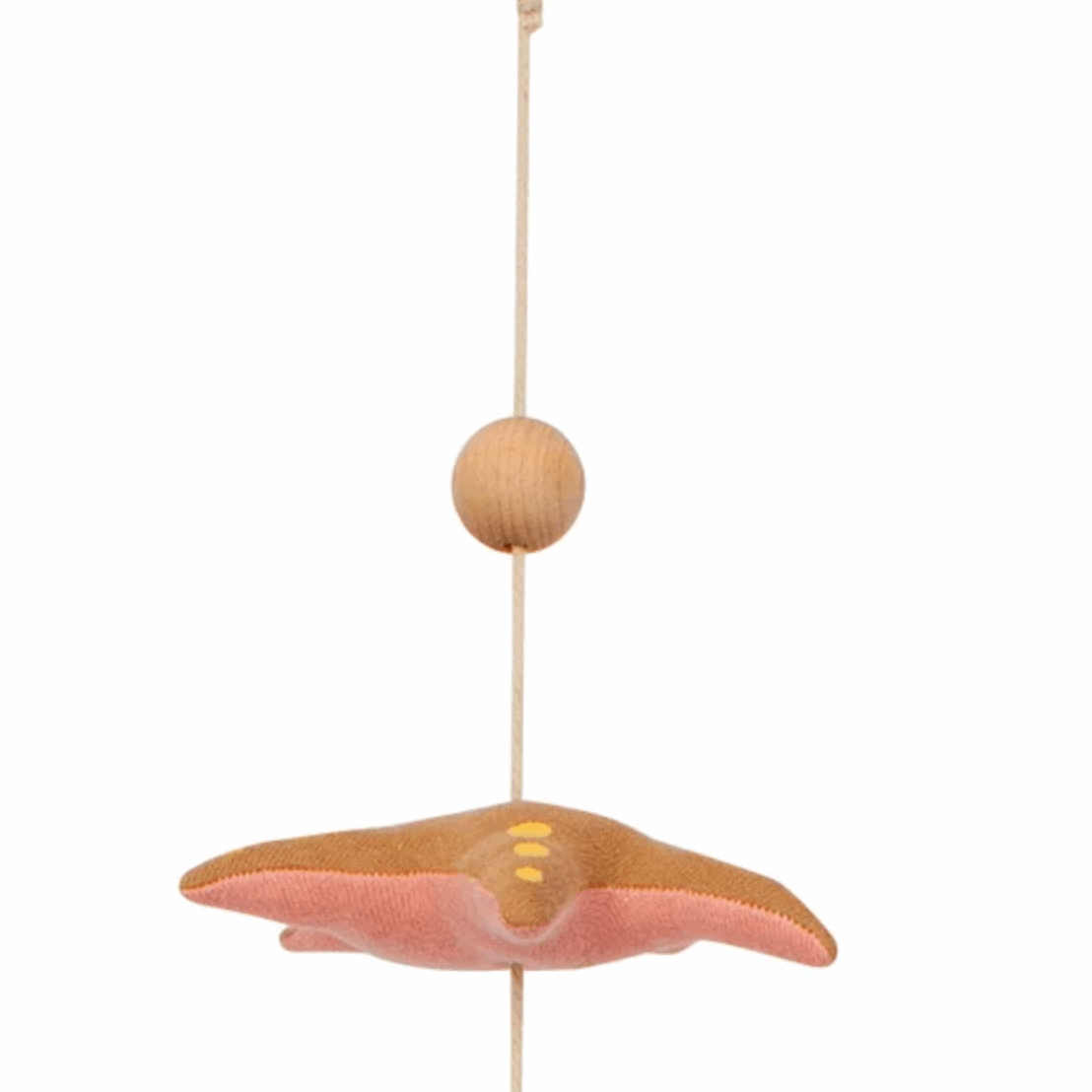 idee mobile decoratif pour enfant en forme d'etoile de mer, decoration chambre d'enfant, mobile pour bebe en tissu, mobile perle bois naturel, creation française, marque française, l'oiseau bateau