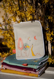 idee protege carnet de sante bebe, protege carnet de sante personnalise, theme renard, couleur lin, tissus 100% coton oeko tex, cadeau de naissance personnalisé, cadeau de naissance original, design français, marque française, l'oiseau bateau.