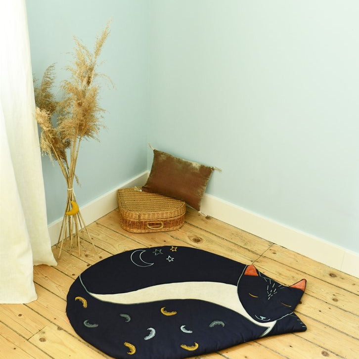 dee tapis d’éveil bebe, tapis en tissu, tapis renard bleu nuit, coton 100% Oeko-tex, idee cadeau de naissance, decoration chambre bebe, decoration chambre enfant, design français, création française, marque française, l’oiseau bateau. 