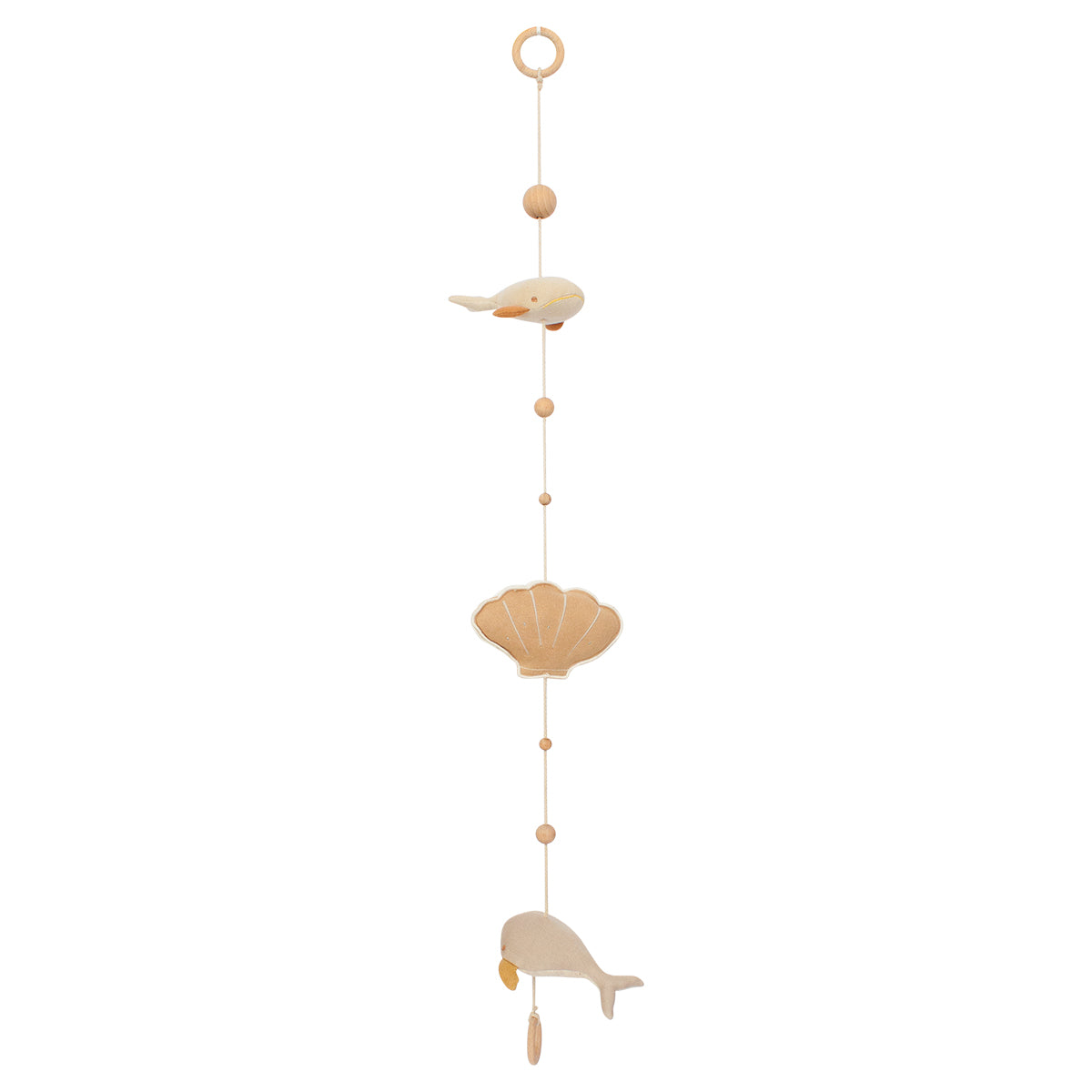 idee mobile decoratif pour enfant en forme de baleine, decoration chambre d'enfant, mobile pour bebe en tissu, mobile perle bois naturel, creation française, marque française, l'oiseau bateau