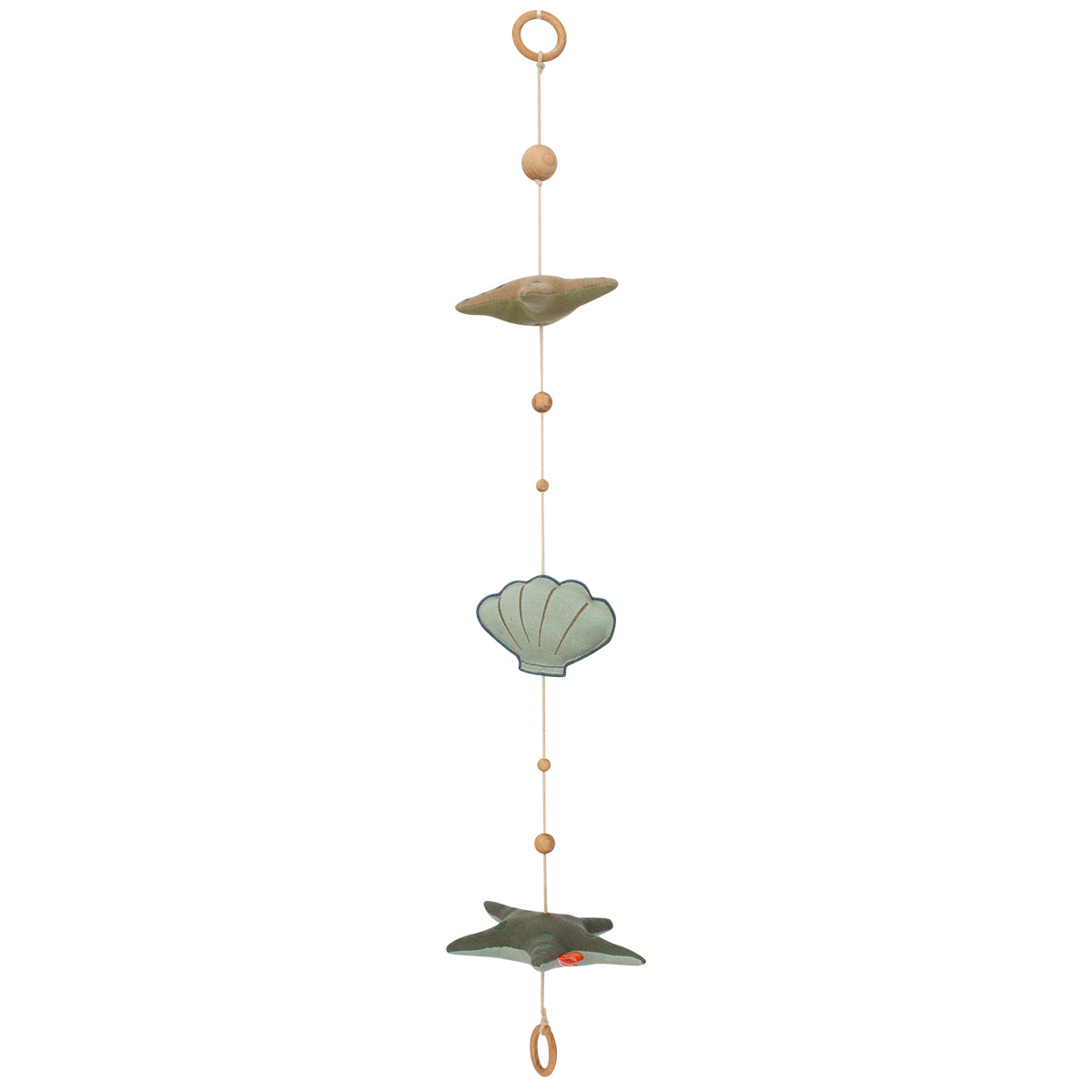 idee mobile decoratif pour enfant en forme d'etoile de mer, decoration chambre d'enfant, mobile pour bebe en tissu, mobile perle bois naturel, creation française, marque française, l'oiseau bateau