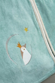 Cape de bain bebe, cape de bain enfant, cape de bain  personnalisee bebe, cape de bain personnalisee enfant,cadeau de naissance, cadeau de naissance personnalise, carre de bain bebe, carre de bain enfant, poncho de bain bebe, poncho de bain enfant, creation française, design français, marque française, l'oiseau bateau, cape de bain bleu vert, theme pingouin