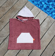 Cape de bain bebe, cape de bain enfant, cape de bain  personnalisee bebe, cape de bain personnalisee enfant,cadeau de naissance, cadeau de naissance personnalise, carre de bain bebe, carre de bain enfant, poncho de bain bebe, poncho de bain enfant, creation française, design français, marque française, l'oiseau bateau, poncho raye, poncho enfant surfeur, poncho cote ouest, made in france, fabrique en france, fabrication artisanale, poncho bordeau