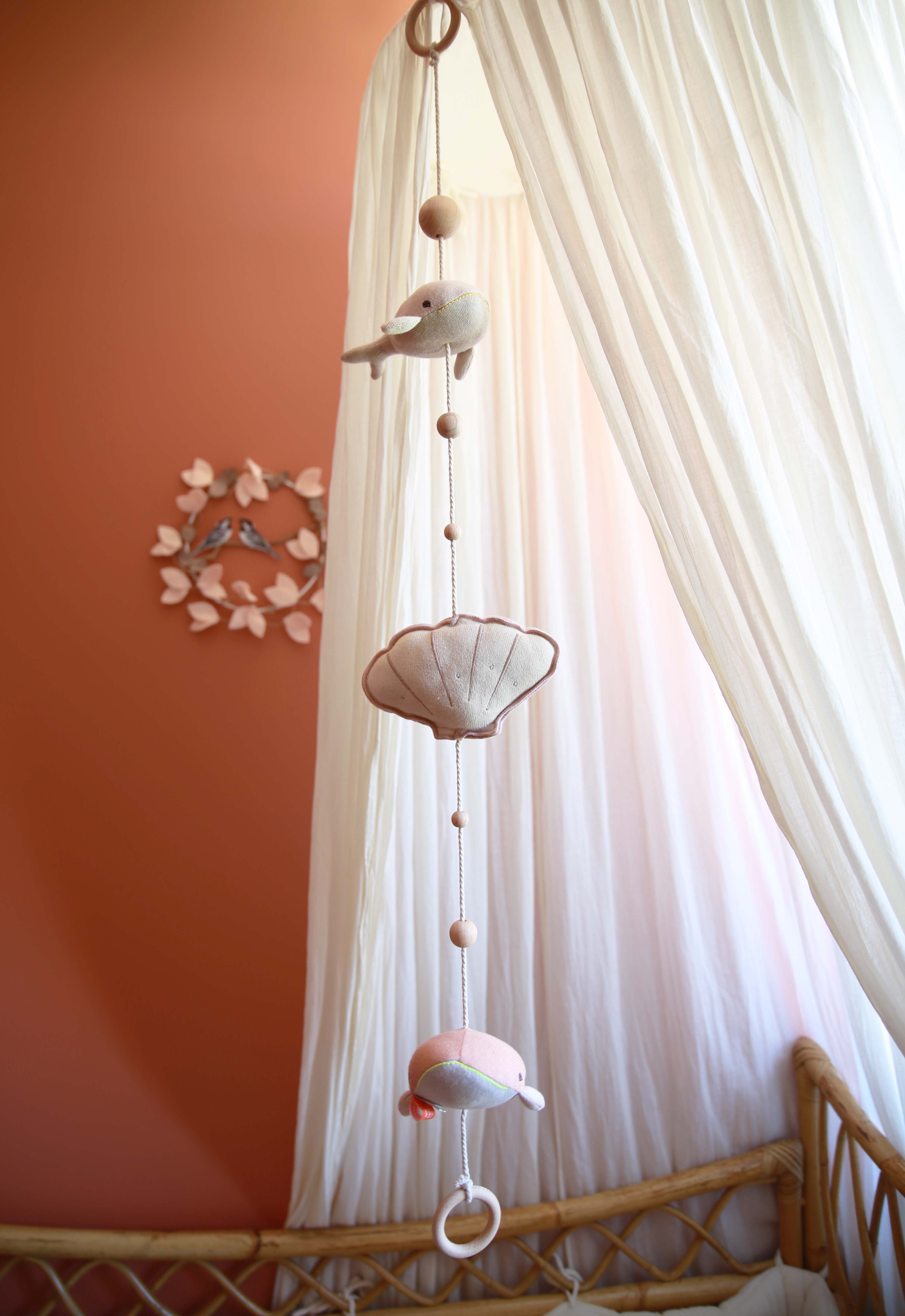 Marine Whale Decorative Garland - Pale pink