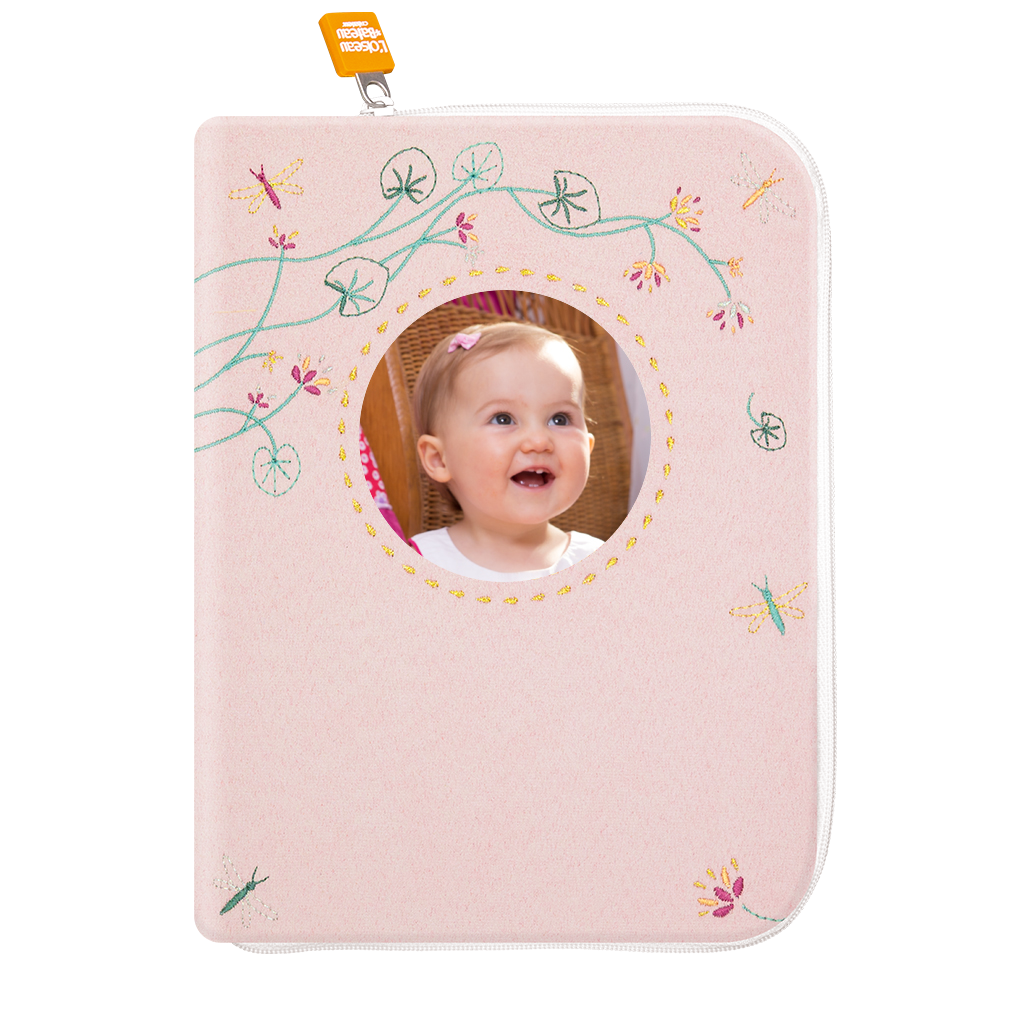 idee portege carnet de sante bebe, protege carnet de sante personnalise, , personnalisé avec photo, couleur rose poudre, tissus 100% coton oeko tex, cadeau de naissance personnalisé, cadeau de naissance original, design français, marque française, l'oiseau bateau.