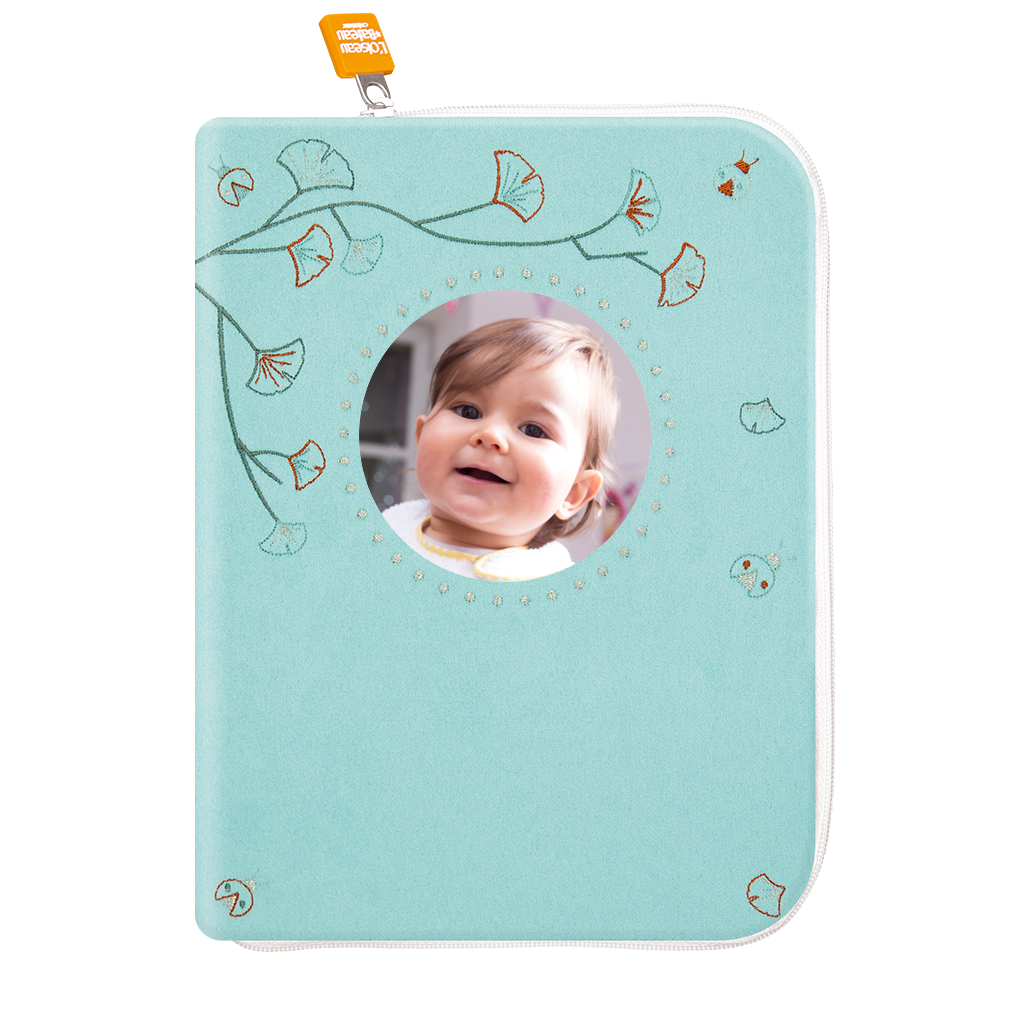 idee portege carnet de sante bebe, protege carnet de sante personnalise, , personnalisé avec photo, couleur bleu turquoise, tissus 100% coton oeko tex, cadeau de naissance personnalisé, cadeau de naissance original, design français, marque française, l'oiseau bateau.