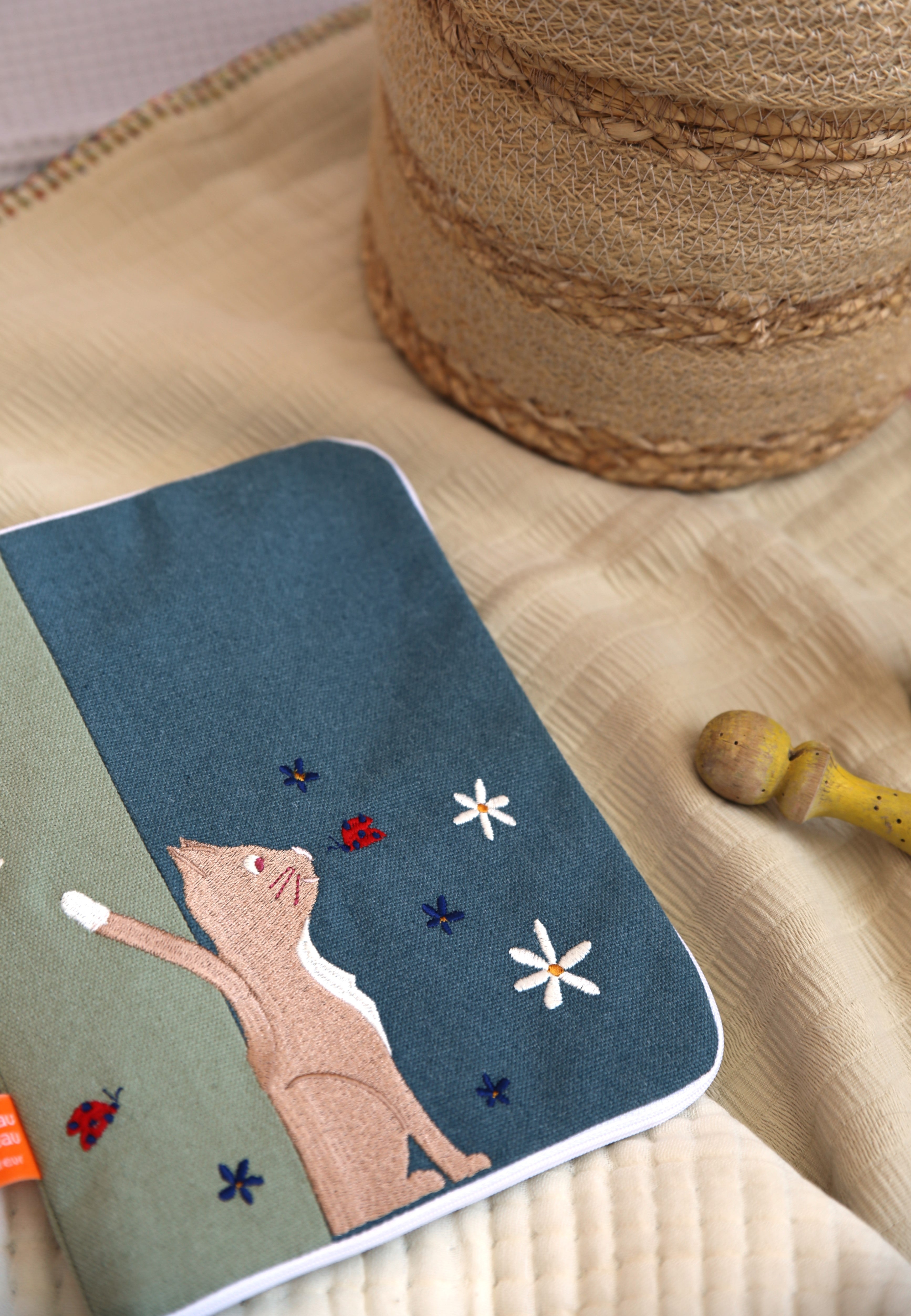 protège carnet de santé bébé, protège carnet de santé personnalisé, protège carnet de santé personnalisé bébé, idée protège carnet de santé, protège carnet de santé enfant, protège carnet de santé personnalisé enfant, couverture carnet de santé, couverture personnalisée carnet de santé, protège carnet de santé personnalisable, protège carnet de santé personnalisable bébé, protège carnet de santé brodé, protège carnet de santé brodé enfant, cadeau de naissance, cadeau de naissance personnalisé, 