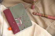 protège carnet de santé bébé, protège carnet de santé personnalisé, protège carnet de santé personnalisé bébé, idée protège carnet de santé, protège carnet de santé enfant, protège carnet de santé personnalisé enfant, couverture carnet de santé, couverture personnalisée carnet de santé, protège carnet de santé personnalisable, protège carnet de santé personnalisable bébé, protège carnet de santé brodé, protège carnet de santé brodé enfant, cadeau de naissance, cadeau de naissance personnalisé, 