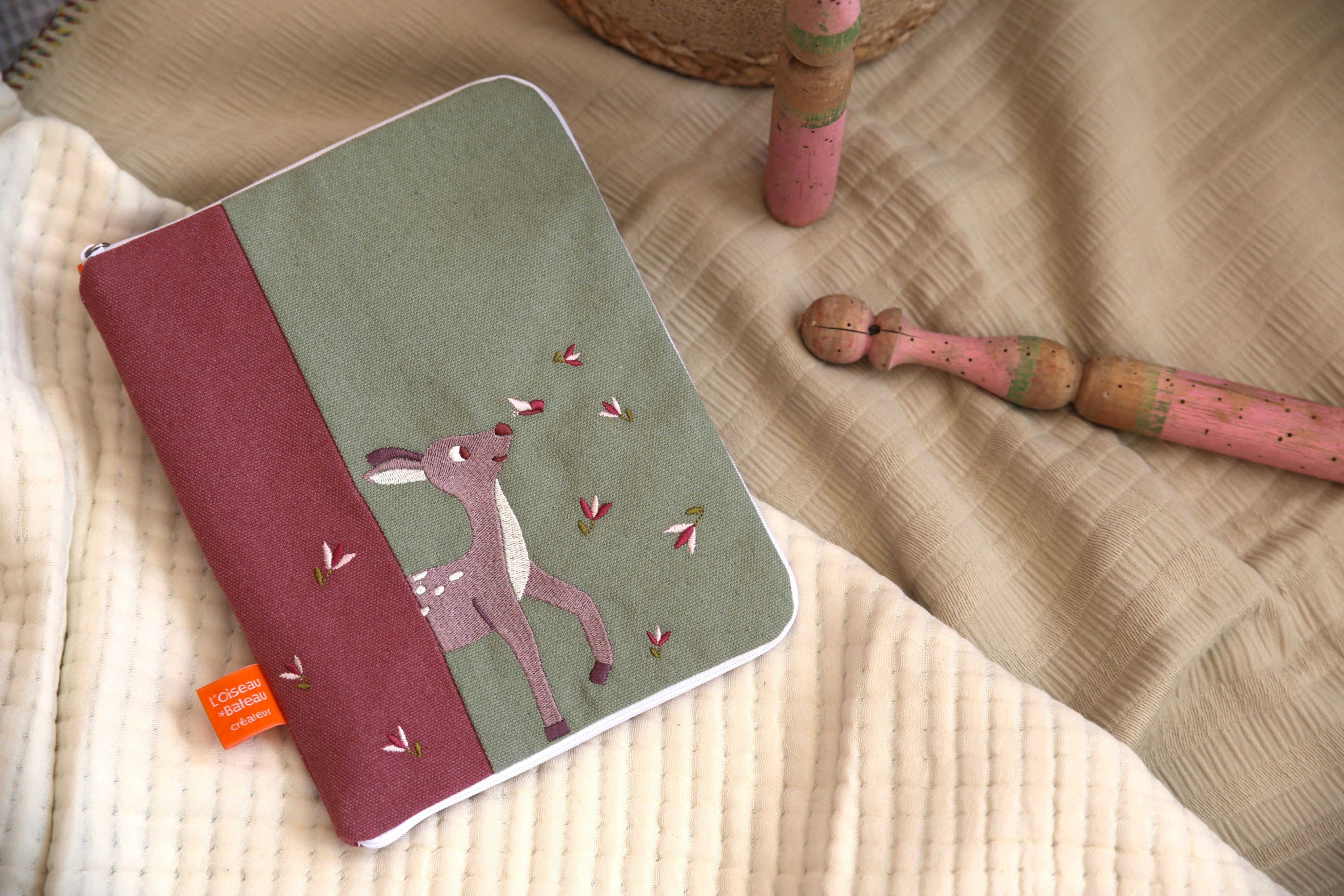 protège carnet de santé bébé, protège carnet de santé personnalisé, protège carnet de santé personnalisé bébé, idée protège carnet de santé, protège carnet de santé enfant, protège carnet de santé personnalisé enfant, couverture carnet de santé, couverture personnalisée carnet de santé, protège carnet de santé personnalisable, protège carnet de santé personnalisable bébé, protège carnet de santé brodé, protège carnet de santé brodé enfant, cadeau de naissance, cadeau de naissance personnalisé, 