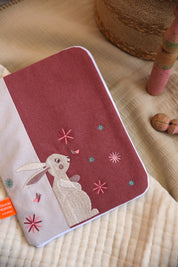 protège carnet de santé bébé, protège carnet de santé personnalisé, protège carnet de santé personnalisé bébé, idée protège carnet de santé, protège carnet de santé enfant, protège carnet de santé personnalisé enfant, couverture carnet de santé, couverture personnalisée carnet de santé, protège carnet de santé personnalisable, protège carnet de santé personnalisable bébé, protège carnet de santé brodé, protège carnet de santé brodé enfant, cadeau de naissance, cadeau de naissance personnalisé, 