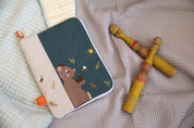 protège carnet de santé bébé, protège carnet de santé personnalisé, protège carnet de santé personnalisé bébé, idée protège carnet de santé, protège carnet de santé enfant, protège carnet de santé personnalisé enfant, couverture carnet de santé, couverture personnalisée carnet de santé, protège carnet de santé personnalisable, protège carnet de santé personnalisable bébé, protège carnet de santé brodé, protège carnet de santé brodé enfant, cadeau de naissance, cadeau de naissance personnalisé, 