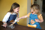 tablier de cuisine enfant, tablier de cuisine enfant personnalisé, tablier enfant, tablier enfant personnalisé, tablier de cuisine garçon, tablier de cuisine garçon personnalisé, tablier de cuisine fille, tablier de cuisine fille personnalisé, tablier de peinture enfant, tablier de peinture enfant personnalisé, tablier bricolage enfant, tablier bricolage enfant personnalisé, tablier jardinage enfant, tablier jardinage enfant personnalisé, idée cadeau enfant personnalisé, idée cadeau enfant originale, 