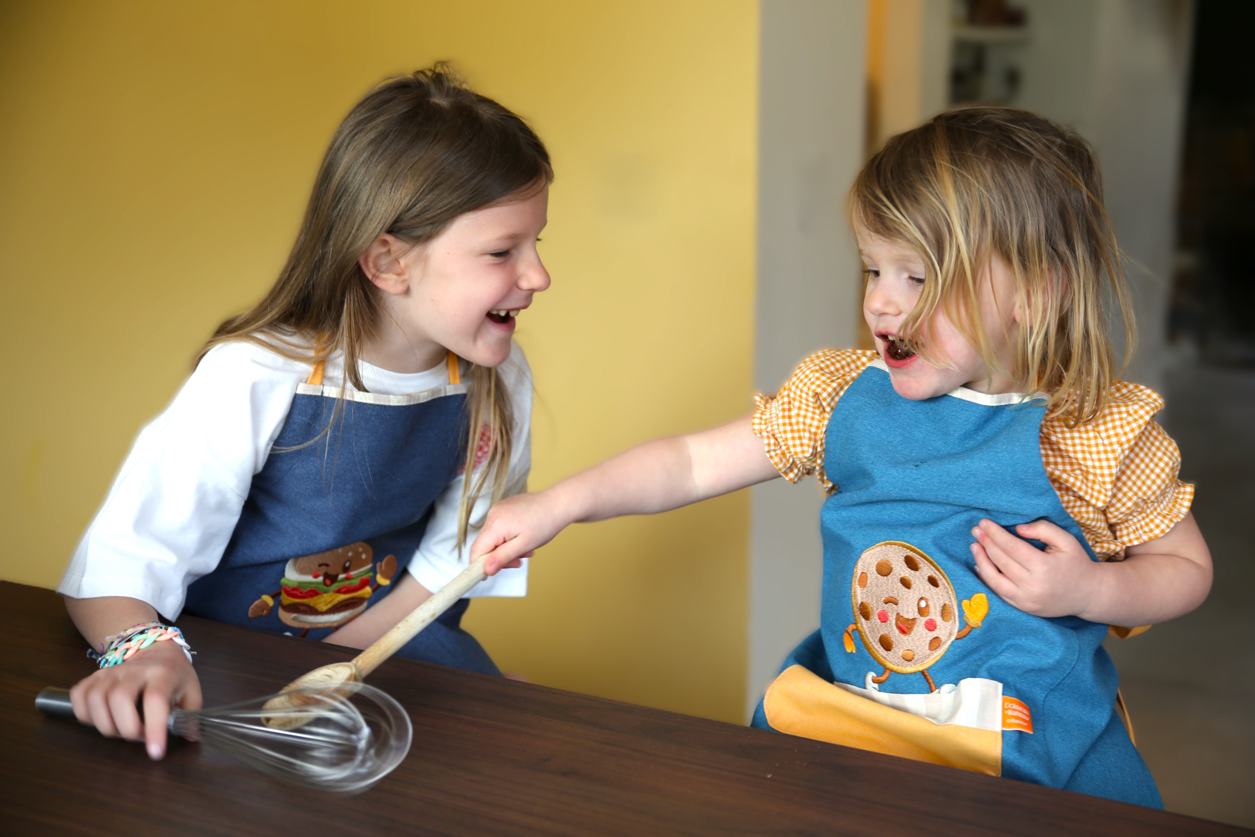 tablier de cuisine enfant, tablier de cuisine enfant personnalisé, tablier enfant, tablier enfant personnalisé, tablier de cuisine garçon, tablier de cuisine garçon personnalisé, tablier de cuisine fille, tablier de cuisine fille personnalisé, tablier de peinture enfant, tablier de peinture enfant personnalisé, tablier bricolage enfant, tablier bricolage enfant personnalisé, tablier jardinage enfant, tablier jardinage enfant personnalisé, idée cadeau enfant personnalisé, idée cadeau enfant originale, 