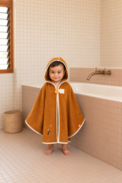 cape de bain, cape de bain personnalisée, cape de bain bébé, cape de bain enfant, poncho de bain, poncho de bain personnalisé, poncho de bain bébé, poncho de bain enfant, sortie de bain personnalisée bébé, sortie de bain personnalisée enfant, sortie de bain enfant, sortie de bain bébé, carré de bain, carré de bain bébé, cadeau de naissance original, cadeau de naissance personnalisé, cadeau de noël, cadeau de noël personnalisé, 