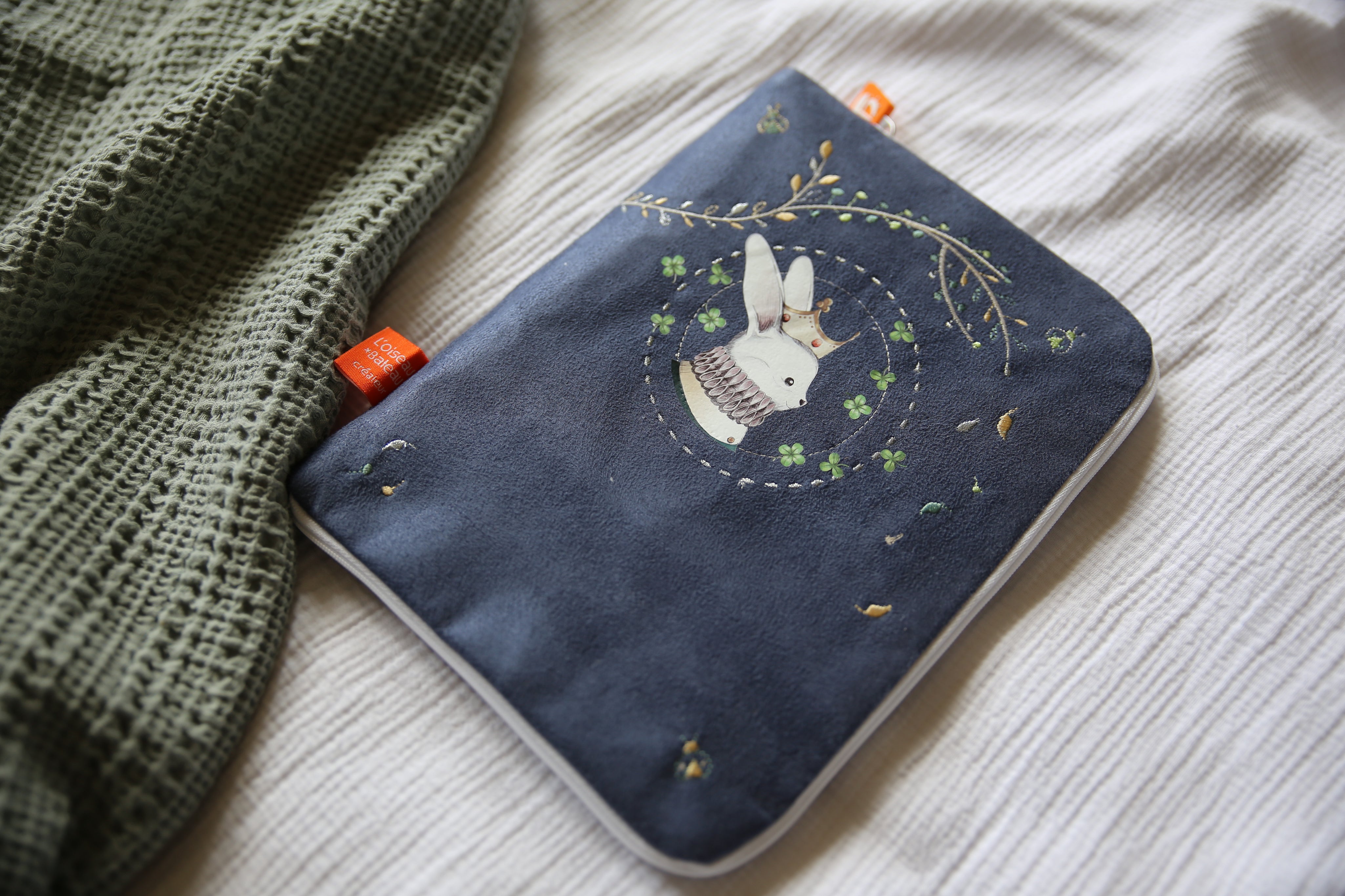 protège carnet de santé bébé, protège carnet de santé personnalisé, protège carnet de santé personnalisé bébé, idée protège carnet de santé, protège carnet de santé enfant, protège carnet de santé personnalisé enfant, couverture carnet de santé, couverture personnalisée carnet de santé, protège carnet de santé personnalisable, protège carnet de santé personnalisable bébé, protège carnet de santé brodé, protège carnet de santé brodé enfant, cadeau de naissance, cadeau de naissance personnalisé, 