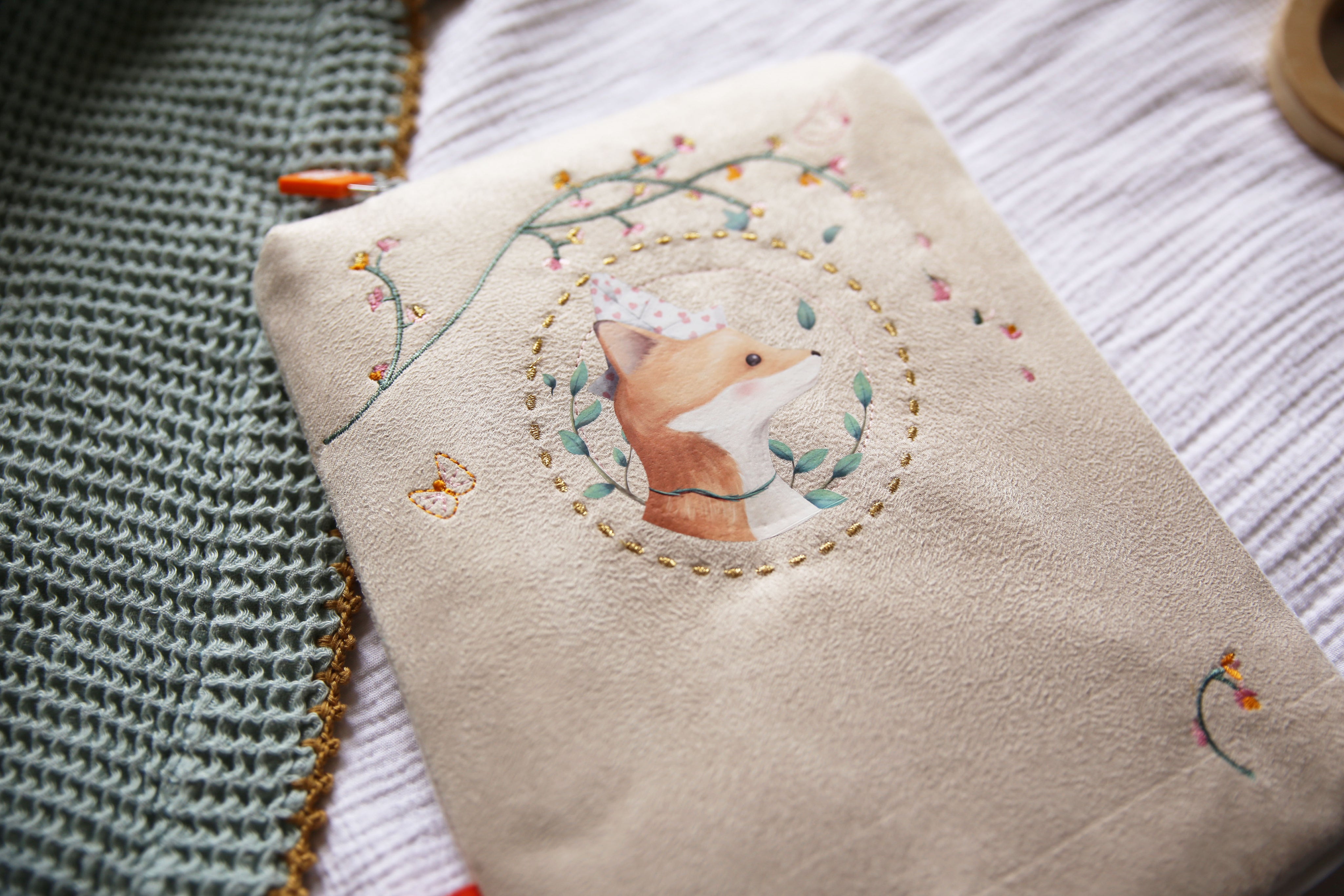 protège carnet de santé bébé, protège carnet de santé personnalisé, protège carnet de santé personnalisé bébé, idée protège carnet de santé, protège carnet de santé enfant, protège carnet de santé personnalisé enfant, couverture carnet de santé, couverture personnalisée carnet de santé, protège carnet de santé personnalisable, protège carnet de santé personnalisable bébé, protège carnet de santé brodé, protège carnet de santé brodé enfant, cadeau de naissance, cadeau de naissance personnalisé, 