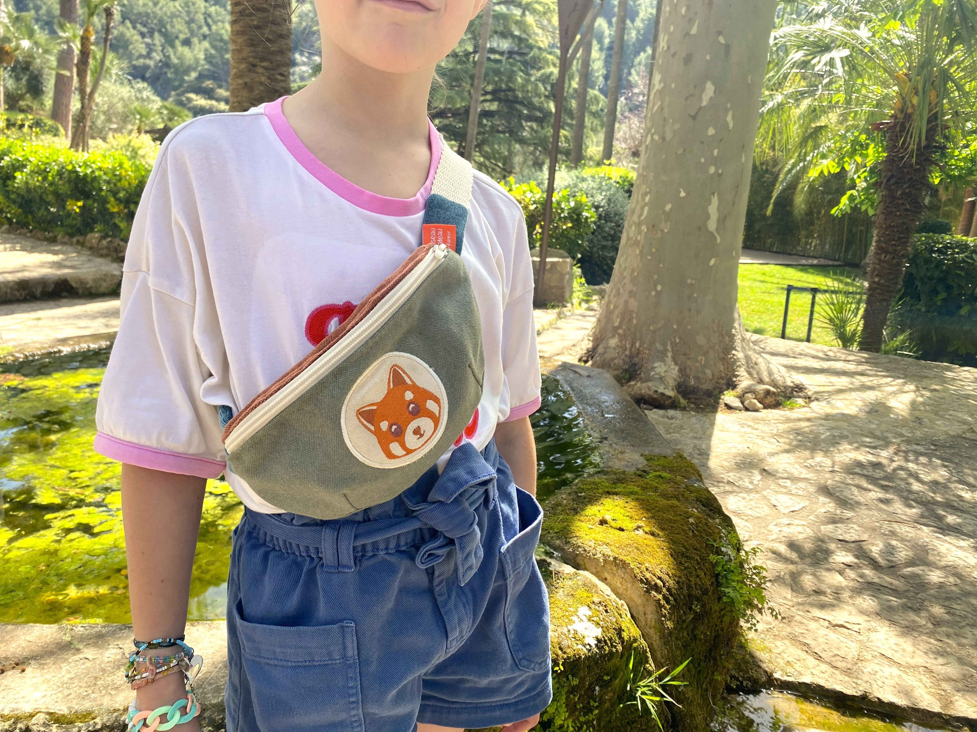 sac banane enfant, sac banane enfant personnalisé, sac banane garçon, sac banane personnalisé garçon, banane garçon personnalisée, sac banane bleu, banane pour enfant, banane personnalisée enfant, banane personnalisée garçon, sac enfant, sac léger garçon, sac banane enfant mixte, banane enfant mixte, sac accessoire enfant, sac bandoulière enfant, sac bandoulière garçon, sac bandoulière personnalisé enfant, sac bandoulière personnalisé garçon