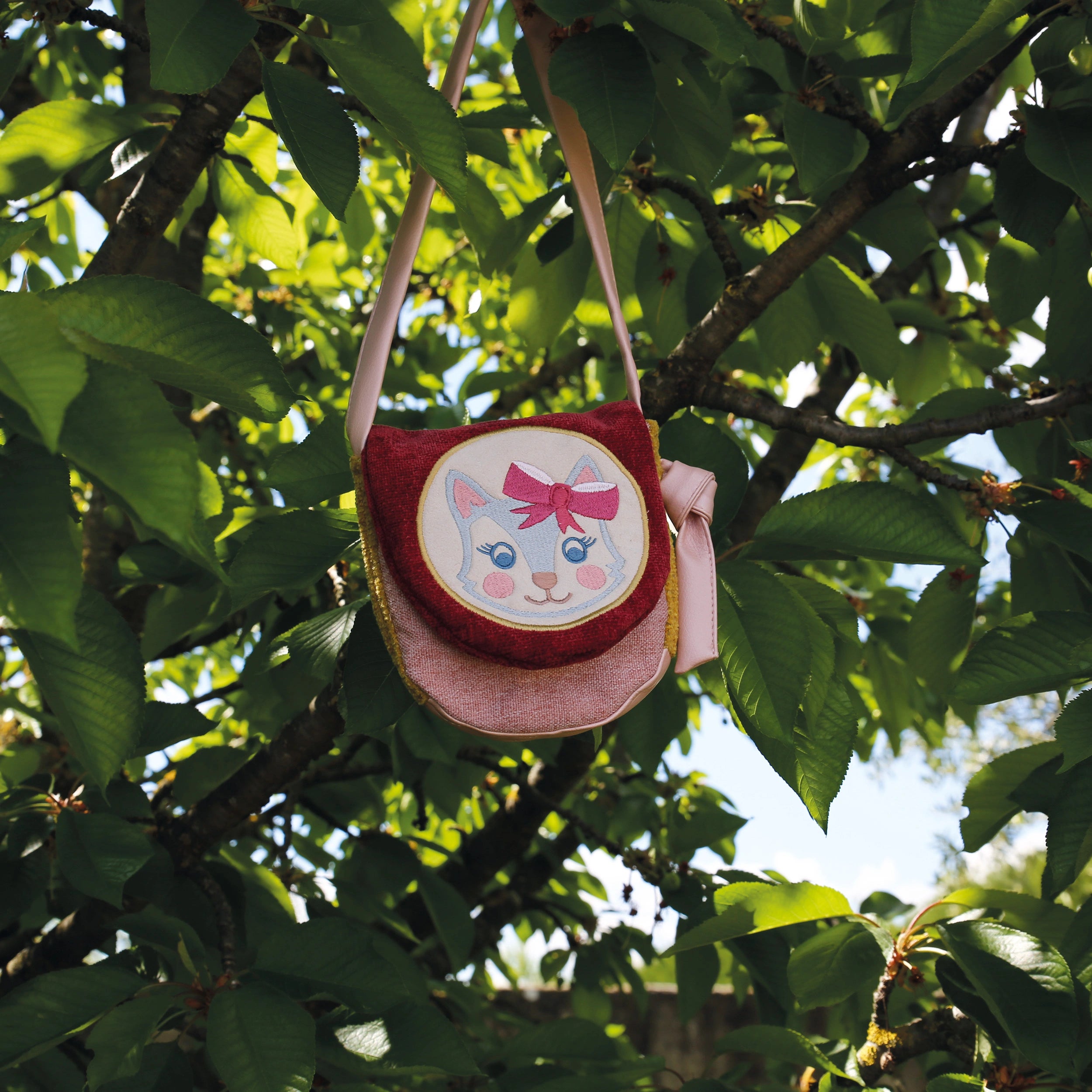 sac bandoulière enfant, sac bandoulière fille, sac bandoulière rose, sac à main enfant, sac à main fille, sac à main fille rose, sacoche enfant, sacoche fille, sac à main bandoulière enfant, sac à main bandoulière fille, pochette bandoulière enfant, pochette bandoulière fille, sac besace enfant, sac besace fille, sac besace bandoulière enfant, sac besace bandoulière fille, sac bandoulière léger enfant, sac accessoire enfant, sac accessoire fille, sac enfant chat, sac enfant fille chat. 