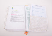 idee protege carnet de sante bebe, protege carnet de sante personnalise, theme loup, couleur bleu fonce, tissus 100% coton oeko tex, cadeau de naissance personnalisé, cadeau de naissance original, design français, marque française, l'oiseau bateau.